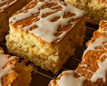 How to Make Ginger & Honey Tray Bake Cake